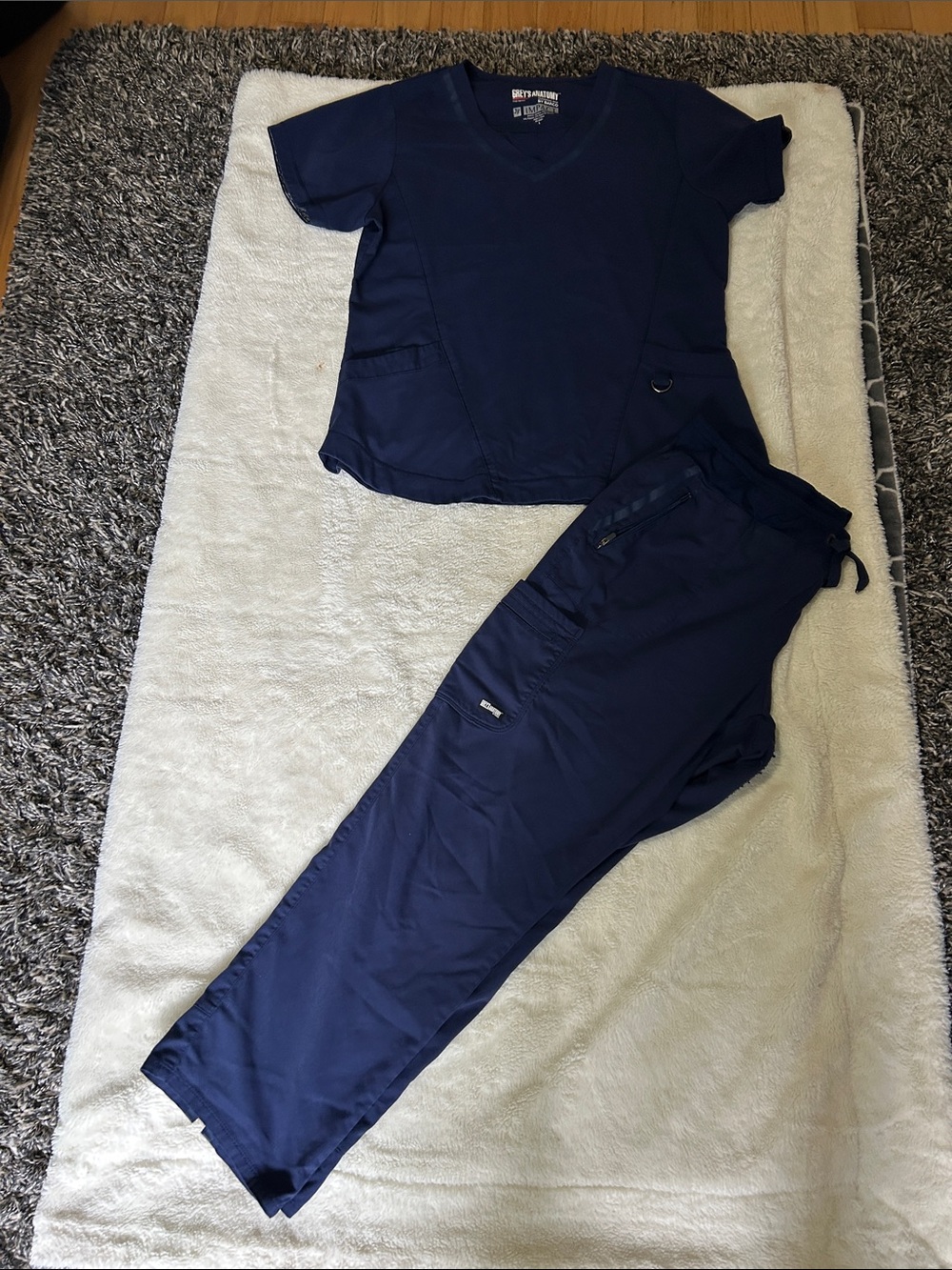 Barco Uniforms Navy V-Neck Scrub Top & Drawstring Pants grey’s Anatomy set